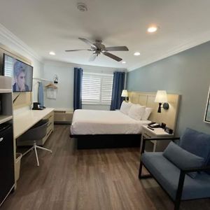 King Room Mobility or hearing accessible